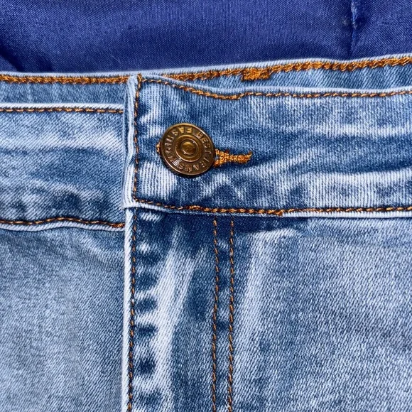 Distressed Denim Shorts - Picture 2 of 5